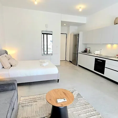 Thalassa Residences Executive 公寓